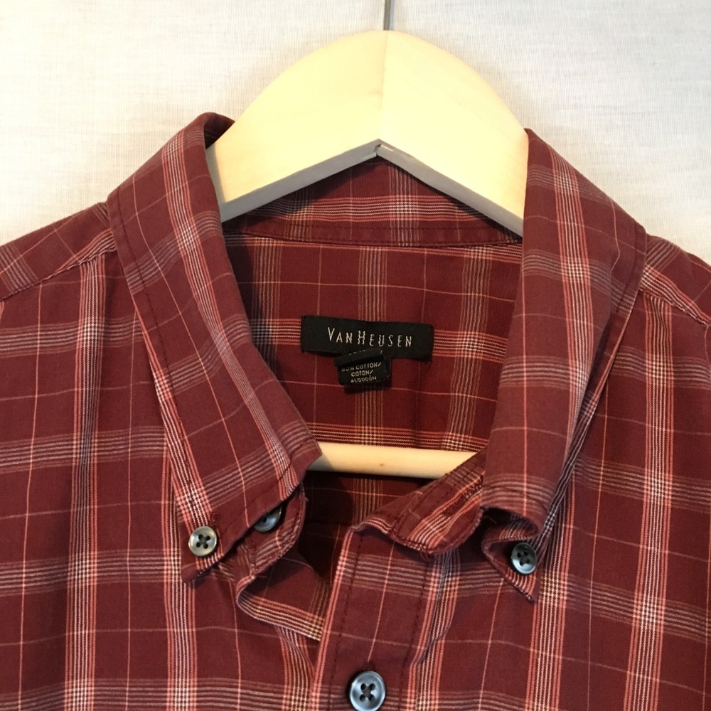 Men's Red Van Heusen Plaid Button Down Shirt - Picture 2 of 7